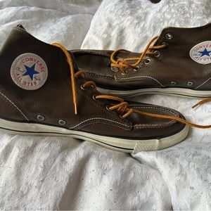 CONVERSE MENS SIZE 12 USED IN GREAT CONDITION